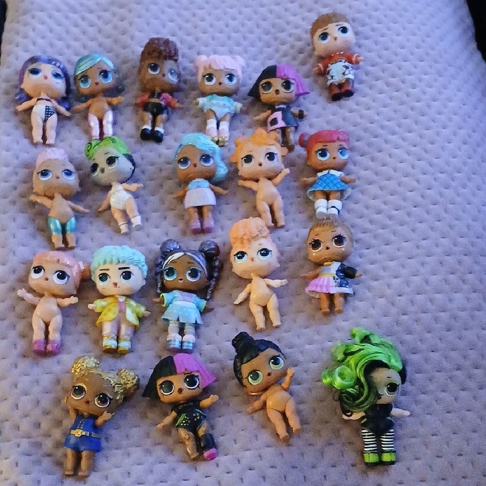 Assorted Colorful Dolls Set